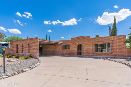 748 Front Royal Dr, Tucson, AZ 85710-6244