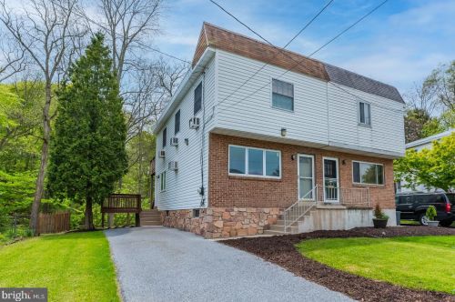 852 Erford Rd, Camp Hill, PA 17011-1129
