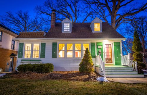 1919 Church St, Milwaukee WI 53213-2129 exterior