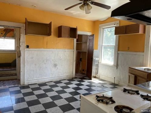 432 Stuyvesant Ave, Irvington NJ  07111-2046 exterior
