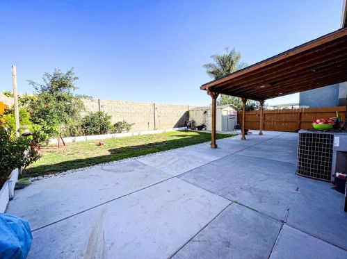 13570 Quartz Way, Lathrop CA  95330-9196 exterior