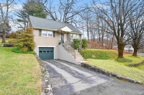 5 Dartmouth Ln, Danbury, CT 06810-7514