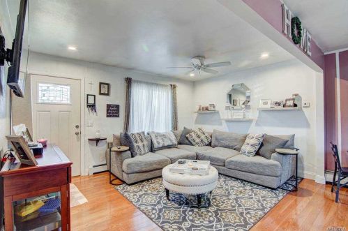 1355 Manatuck Blvd, Bayshore, NY 11706-5427