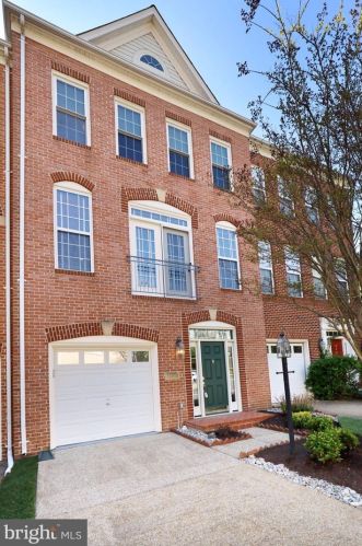 13619 Red Squirrel Way, Herndon, VA 20171-4499