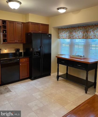 3804 Fox Pointe Ct, Glen Mills PA  19342-8124 exterior