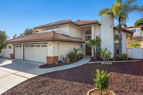 116 Alta Mesa Dr, Vista, CA 92084-5317