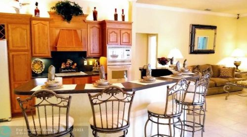 6910 Royal Palm Beach Blvd, West Palm Beach FL  33412-1860 exterior