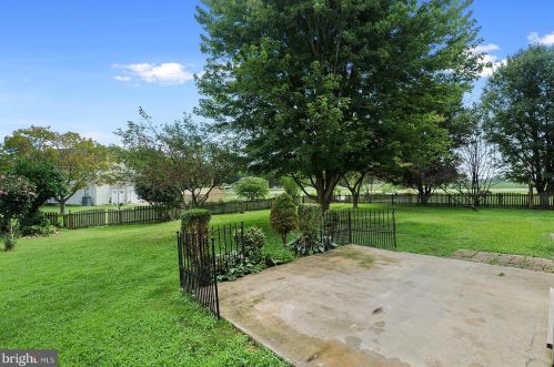 195 Apple Blossom Dr, Camden-Wy DE  19934-1970 exterior