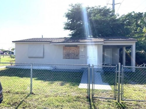 1524 23rd Ave, Hollywood FL  33020-6222 exterior