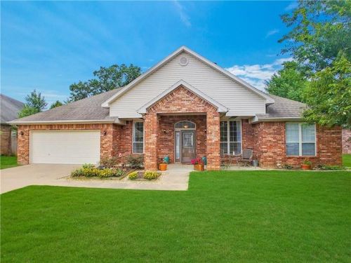 604 Cornell St, Bentonville, AR 72712-7413