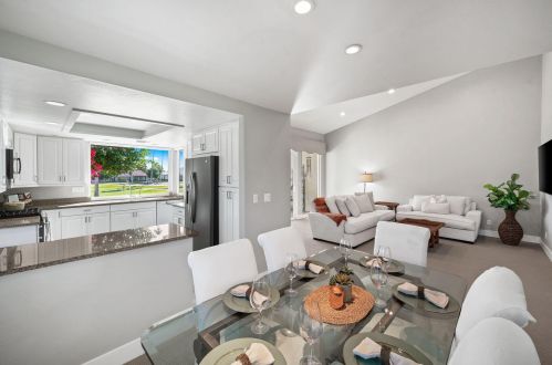 42 Durango Cir, Rancho Mirage CA  92270-4839 exterior