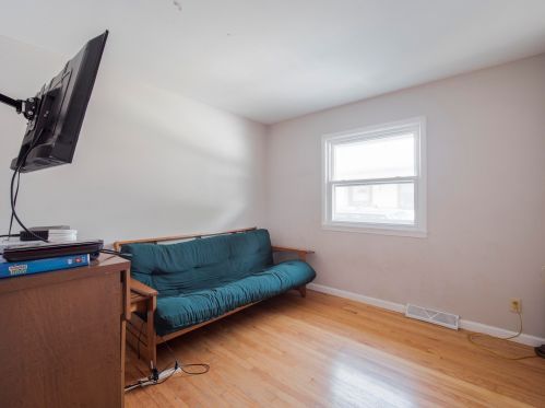 5326 63, Milwaukee WI 53213-4174 exterior