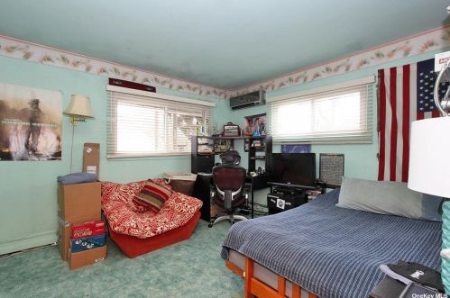2481 6th St, Hempstead NY  11554-3115 exterior