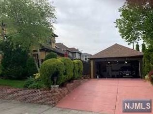 7803 Palisade Ave, North Bergen, NJ 07047-5526