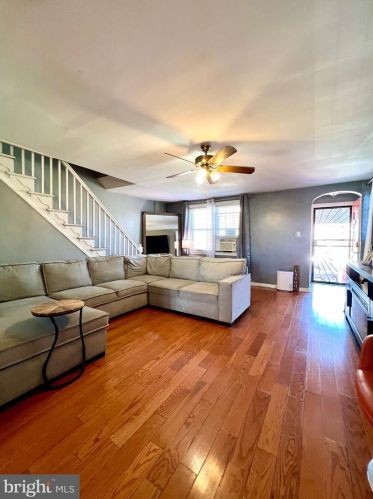 6339 Elmhurst St, Philadelphia PA 19111-5804 exterior