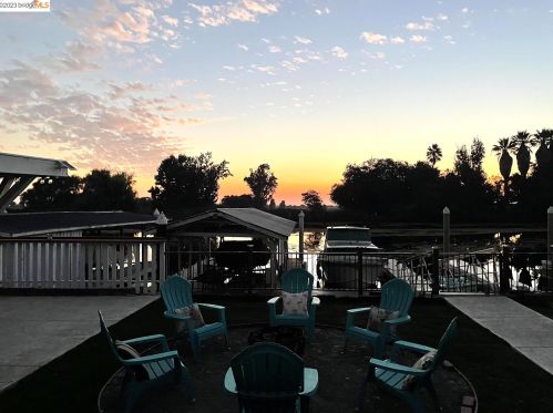 4526 Sandmound Blvd, Oakley CA  94561-5026 exterior