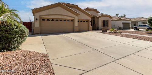 3015 Canyon Creek Dr, Gilbert, AZ 85295-1980