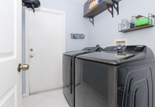 325 Gulfstream Ave, Fort Pierce FL 34983-1219 exterior