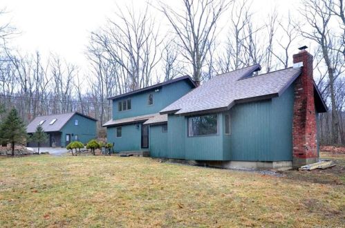 35 Edmonds Rd, Sherman, CT 06784-1209