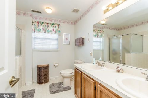 6702 Normandy Dr, Mount Laurel NJ  08054-5993 exterior