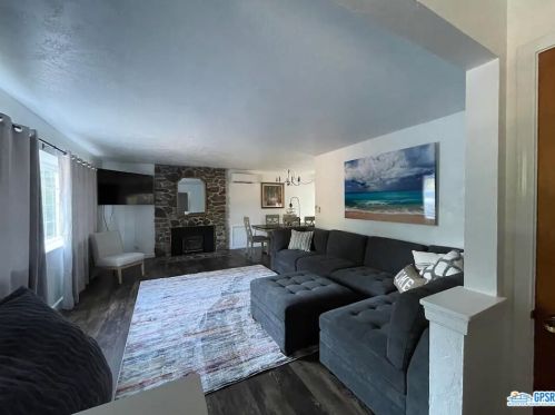 43 Rivercrest Dr, Garberville, CA 95542-9607