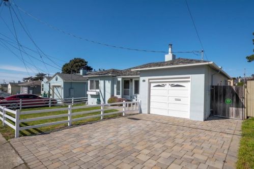 251 Milagra Dr, Pacifica, CA 94044-2330