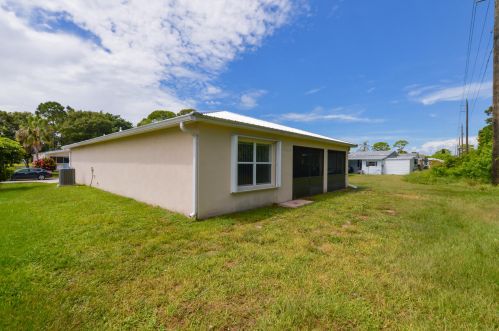 23 La Puerta Del Norte, Fort Pierce FL  34951-2881 exterior