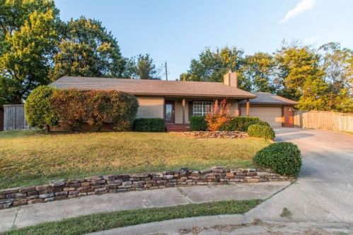 2394 Jane Circle Dr, Fayetteville, AR 72704-5336