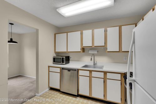 710 Ivy Ct, Jackson Twp NJ  08527-4101 exterior