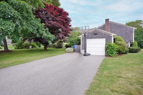 120 Oliphant Ln, Middletown RI  02842-4646 exterior