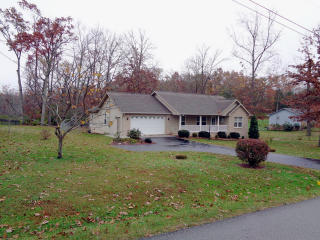 575 Mimosa Ln, Crossville TN  38572-5573 exterior