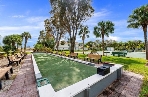 379 Gabriel Cir, Naples FL  34104-5449 exterior
