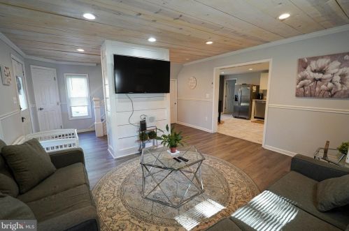 411 6th St, Laurel DE  19956-1363 exterior