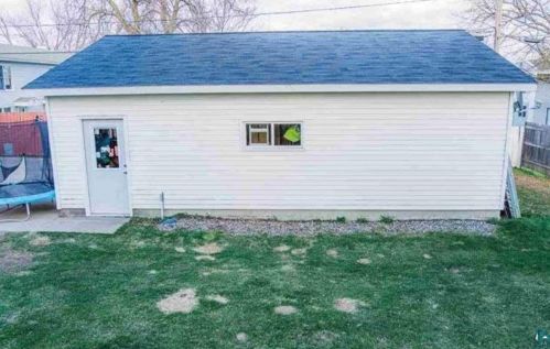 412 32nd St, Hibbing MN  55746-2696 exterior