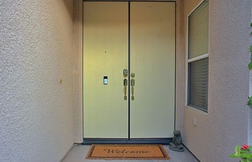 84 Lake Shore Dr, Rancho Mirage CA  92270-4054 exterior