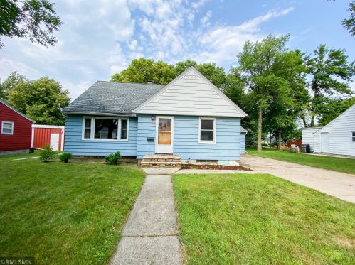 319 9th St, Gaylord, MN 55334-4541