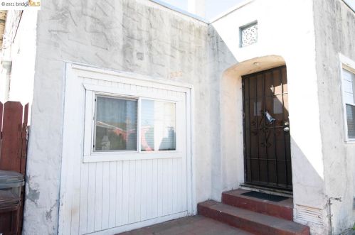 1322 106th Ave, Oakland, CA 94603-3816