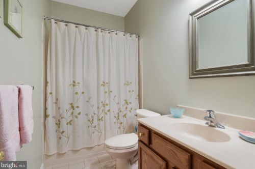 122 Somerfield Rd, Swedesboro NJ  08085-2504 exterior