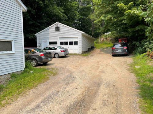 397 Main St, Tilton, NH 03276-5005