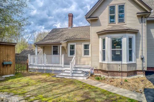 10 Highland St, Newton, NH 03858-3602