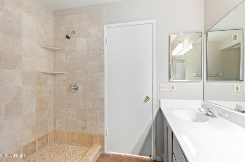 6931 Tuckey Ln, Glendale AZ 85303-3412 exterior