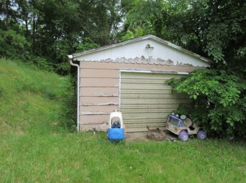 630 Leisenring Vanderbilt Rd, Vanderbilt, PA 15486-1016