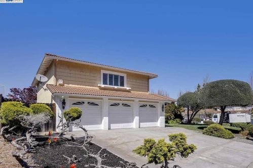 526 Santander Dr, San Ramon, CA 94583-2145