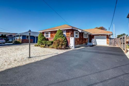 66 Pinta Ct, Bricktown, NJ 08723-5826
