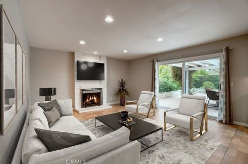 12 Christamon, Irvine CA 92620-1829 exterior