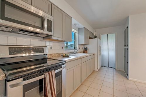 17 Alabama Rd, Lehigh Acres FL  33936-6809 exterior