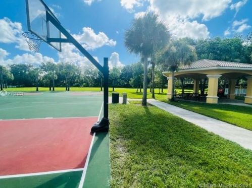 13124 42nd St, Hollywood FL  14105-3111 exterior