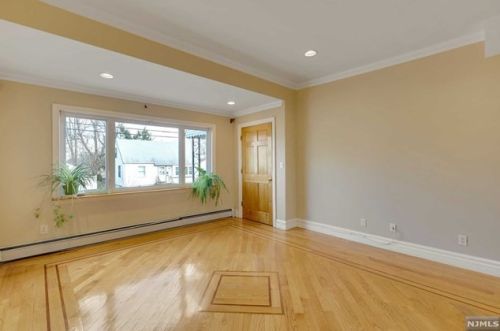 66 Philip Ave, Elmwood Park NJ  07407-2133 exterior