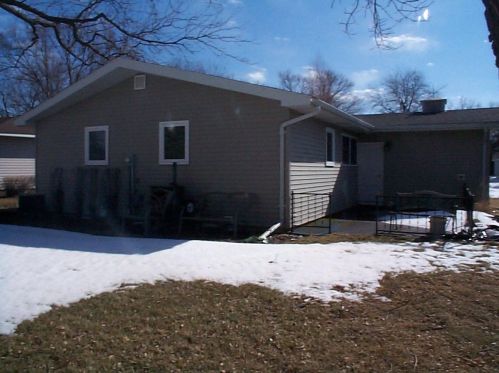 714 Parkview Ln, Louisburg, MN 56256-1619