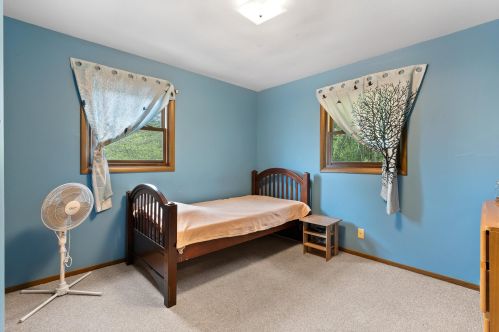 6822 Eastwood Trl, West Bend WI  53090-8912 exterior